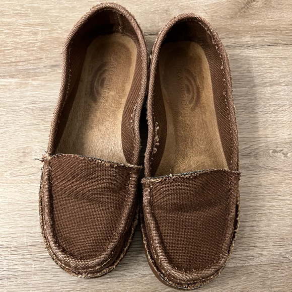 Rainbow Brand Canvas Loafers - Picture 2 of 11